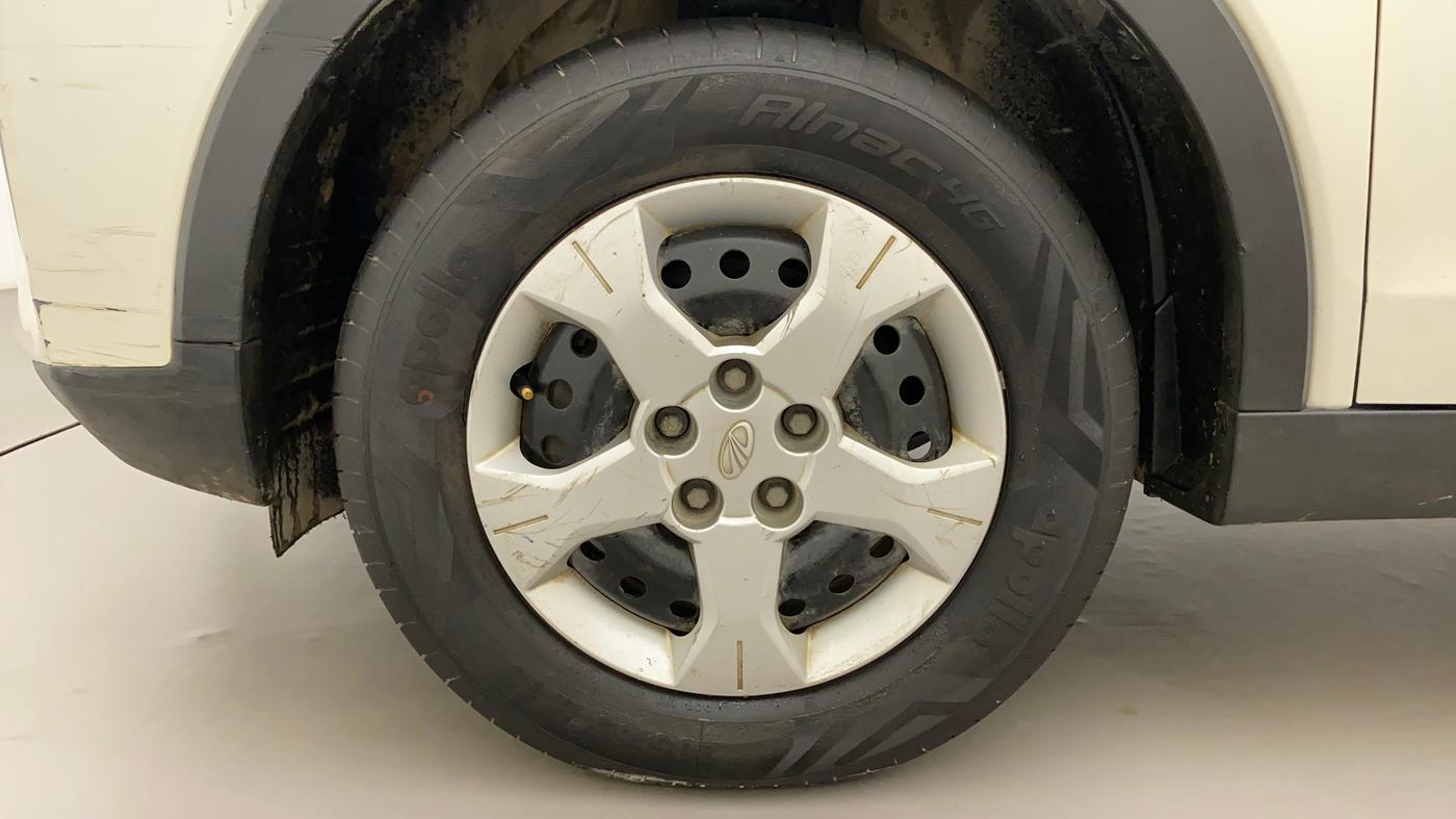 2019 Mahindra XUV300 W6 1.5 DIESEL, Diesel, Manual, 63,140 km, Left Front Wheel