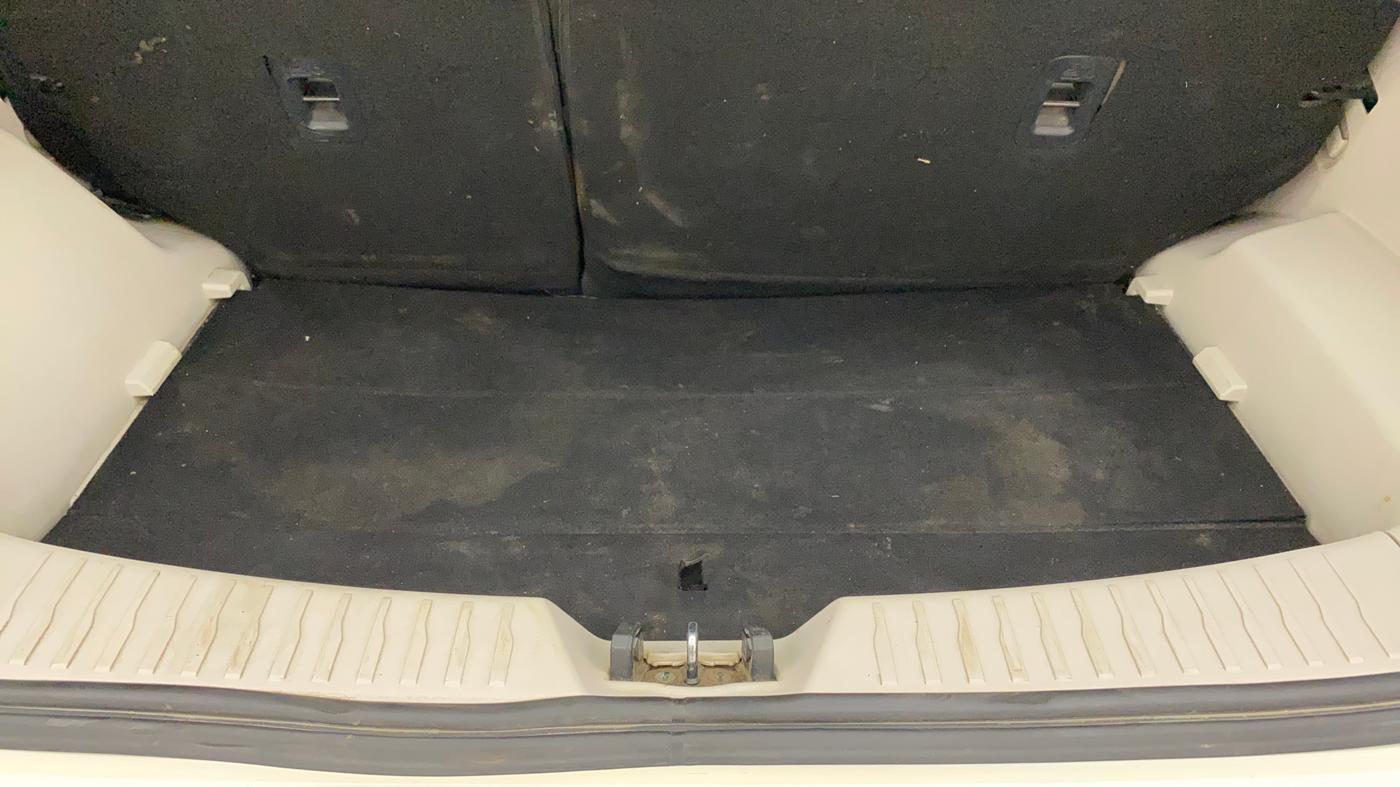 2019 Mahindra XUV300 W6 1.5 DIESEL, Diesel, Manual, 63,140 km, Boot Inside