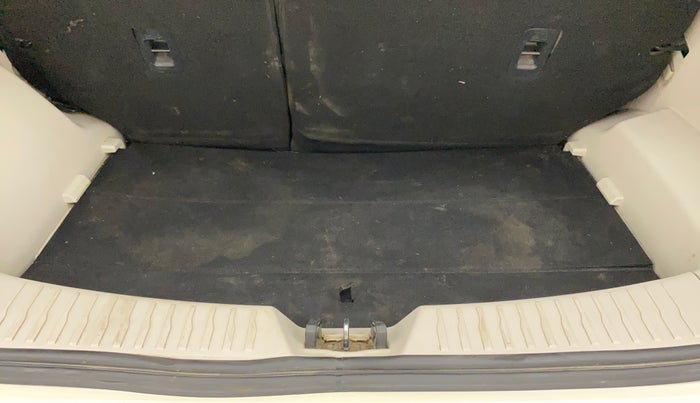 2019 Mahindra XUV300 W6 1.5 DIESEL, Diesel, Manual, 63,140 km, Boot Inside