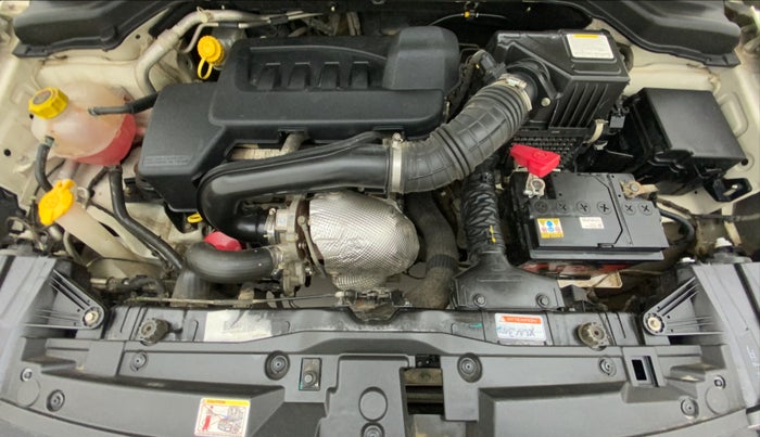 2019 Mahindra XUV300 W6 1.5 DIESEL, Diesel, Manual, 63,140 km, Open Bonet