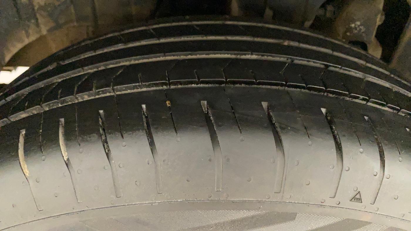 2019 Mahindra XUV300 W6 1.5 DIESEL, Diesel, Manual, 63,140 km, Right Rear Tyre Tread