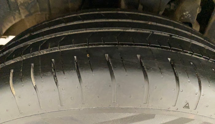 2019 Mahindra XUV300 W6 1.5 DIESEL, Diesel, Manual, 63,140 km, Right Rear Tyre Tread