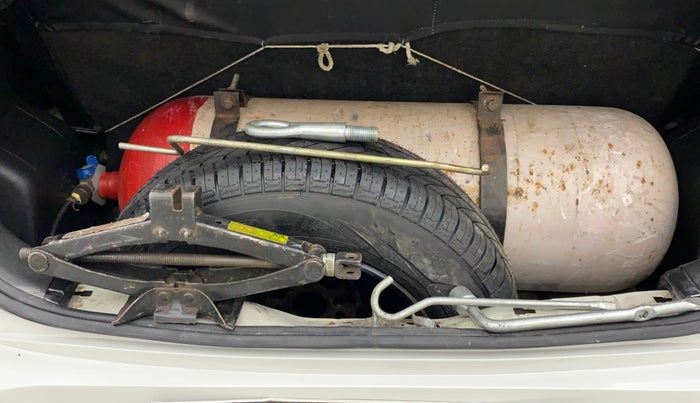 2013 Maruti Swift VXI, CNG, Manual, 74,462 km, Spare Tyre