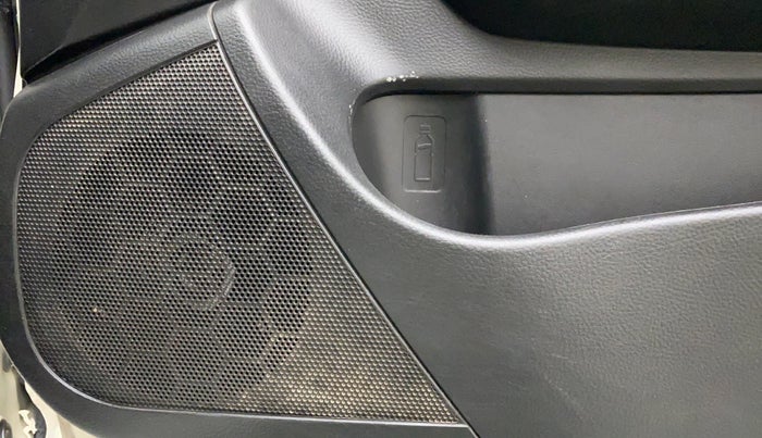 2013 Maruti Swift VXI, CNG, Manual, 74,462 km, Speaker