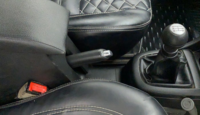 2013 Maruti Swift VXI, CNG, Manual, 74,462 km, Gear Lever
