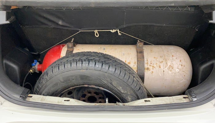 2013 Maruti Swift VXI, CNG, Manual, 74,462 km, Boot Inside