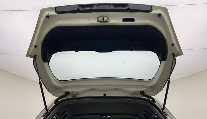 2013 Maruti Swift VXI, CNG, Manual, 74,462 km, Boot Door Open