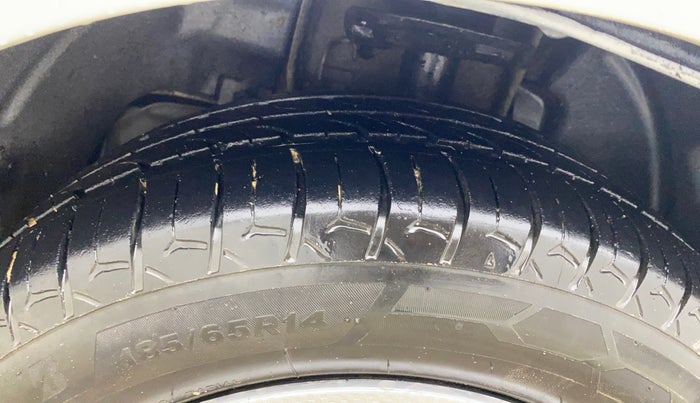 2017 Tata Tiago WIZZ EDITION PETROL, Petrol, Manual, 74,070 km, Left Front Tyre Tread