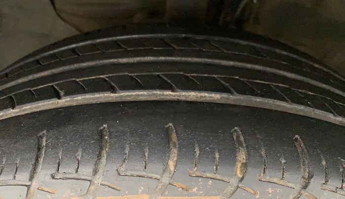 2018 Hyundai Elite i20 ASTA 1.2, Petrol, Manual, 63,096 km, Left Front Tyre Tread