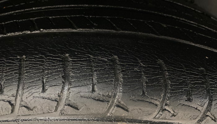 2015 Maruti Ertiga VDI, Diesel, Manual, 98,659 km, Right Rear Tyre Tread