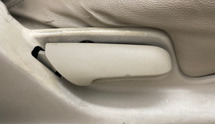 2015 Maruti Ertiga VDI, Diesel, Manual, 98,659 km, Driver Side Adjustment Panel