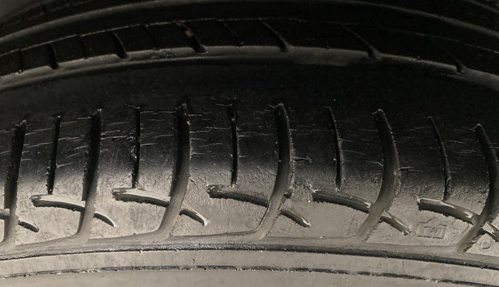 2015 Maruti Ertiga VDI, Diesel, Manual, 98,659 km, Left Rear Tyre Tread