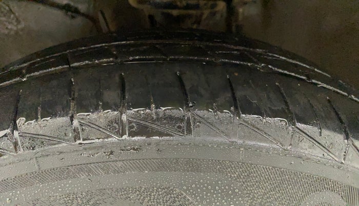 2022 Maruti Alto LXI O, Petrol, Manual, 22,591 km, Left Front Tyre Tread