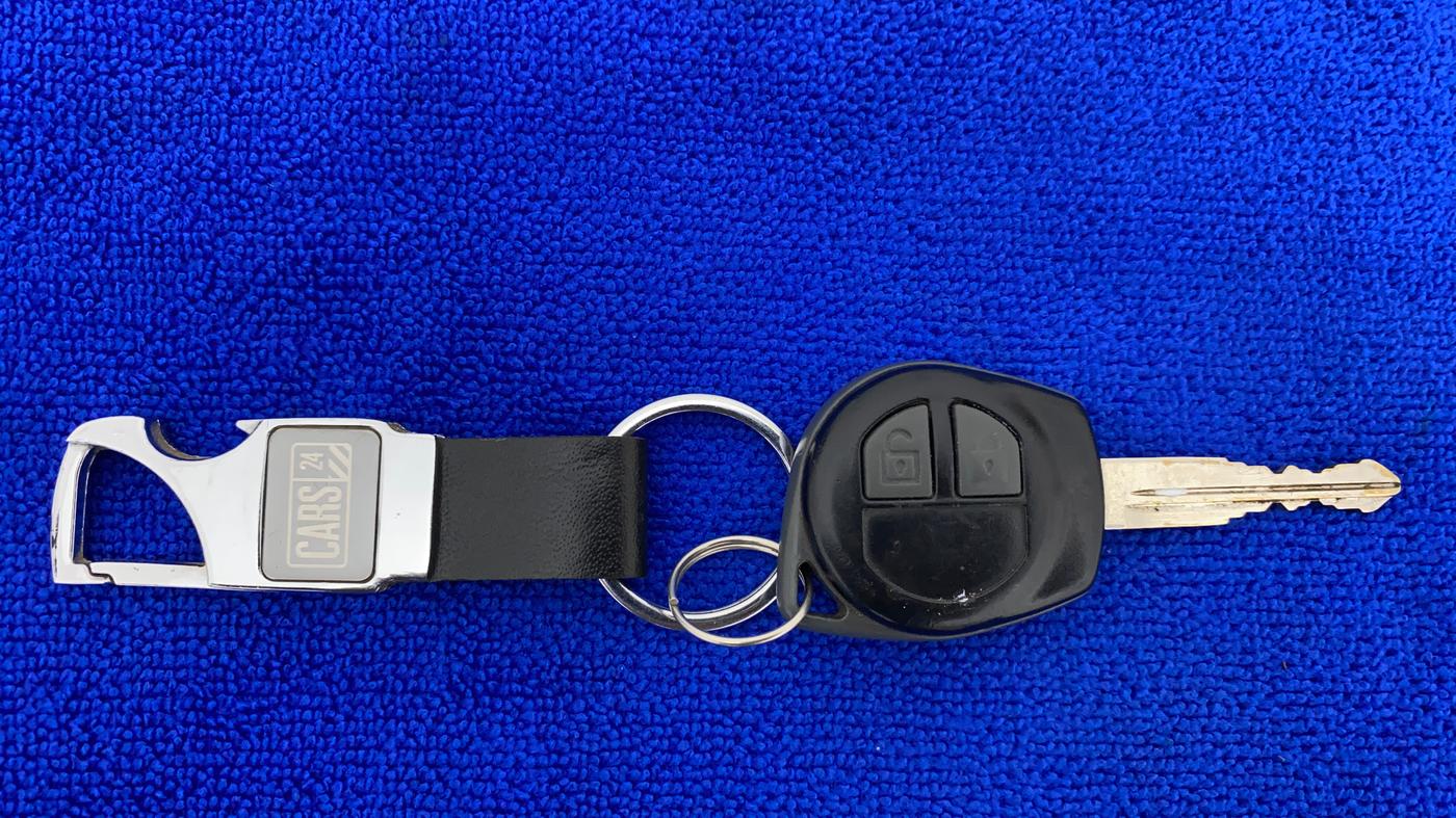 2014 Maruti Swift Dzire VXI, Petrol, Manual, 57,209 km, Key Close Up