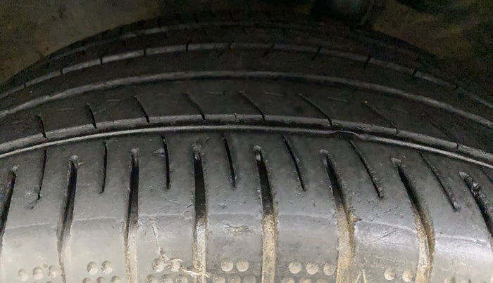 2017 Hyundai Verna 1.6 VTVT SX (O) AT, Petrol, Automatic, 72,940 km, Left Front Tyre Tread