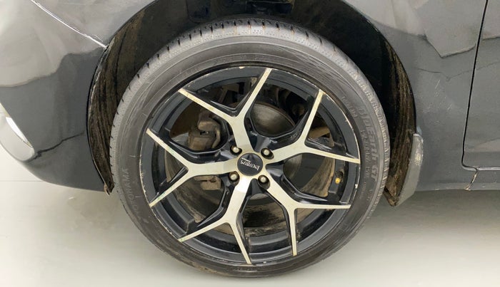 2017 Hyundai Verna 1.6 VTVT SX (O) AT, Petrol, Automatic, 72,940 km, Left Front Wheel