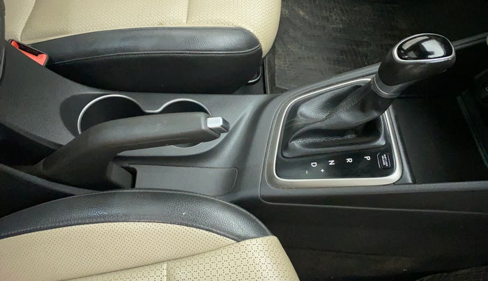 2017 Hyundai Verna 1.6 VTVT SX (O) AT, Petrol, Automatic, 72,940 km, Gear Lever