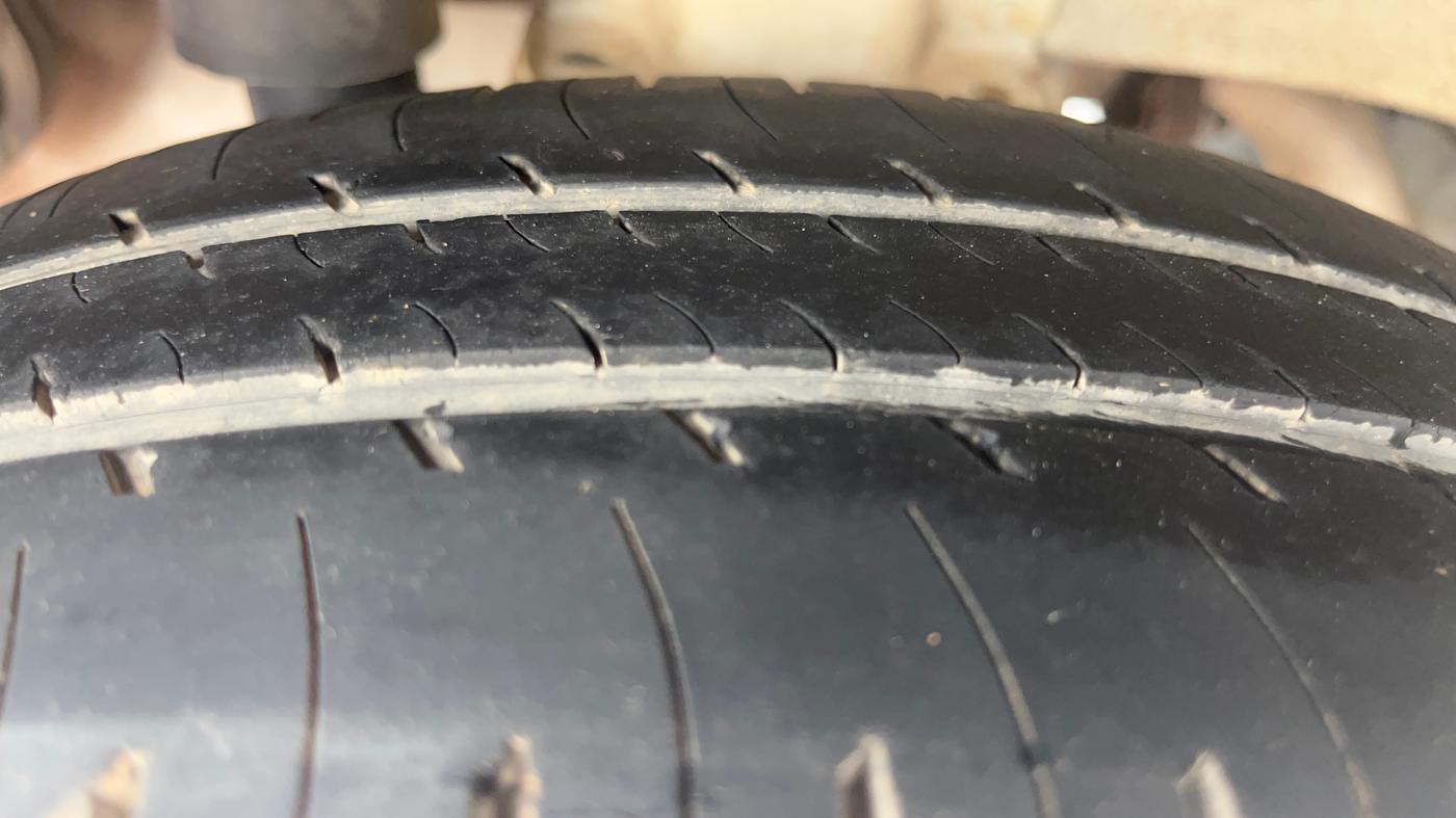 2018 Mahindra KUV 100 NXT K4+ P 6 STR, Petrol, Manual, 53,274 km, Right Rear Tyre Tread