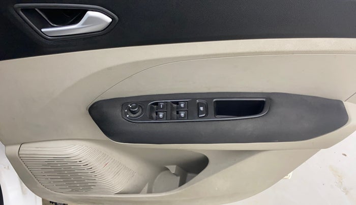 2021 Renault TRIBER RXZ, Petrol, Manual, 38,456 km, Driver Side Door Panels Control