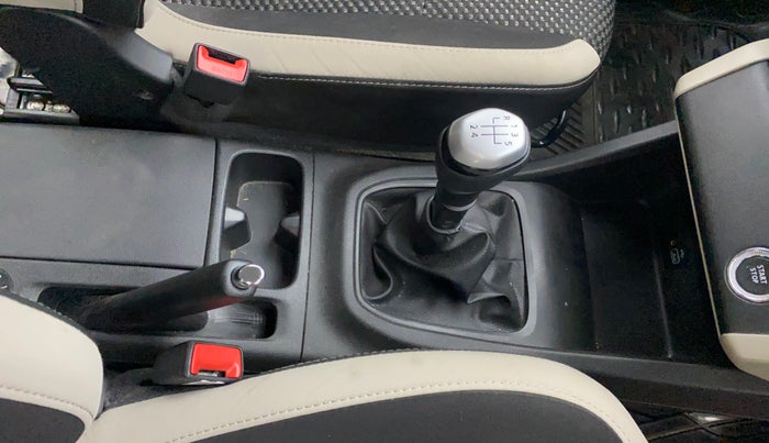 2021 Renault TRIBER RXZ, Petrol, Manual, 38,456 km, Gear Lever