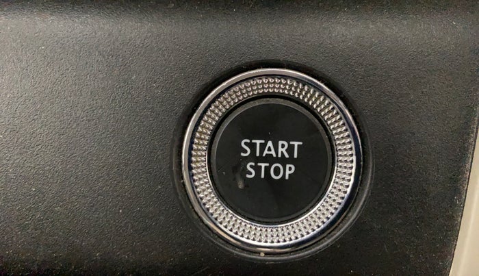 2021 Renault TRIBER RXZ, Petrol, Manual, 38,456 km, Keyless Start/ Stop Button