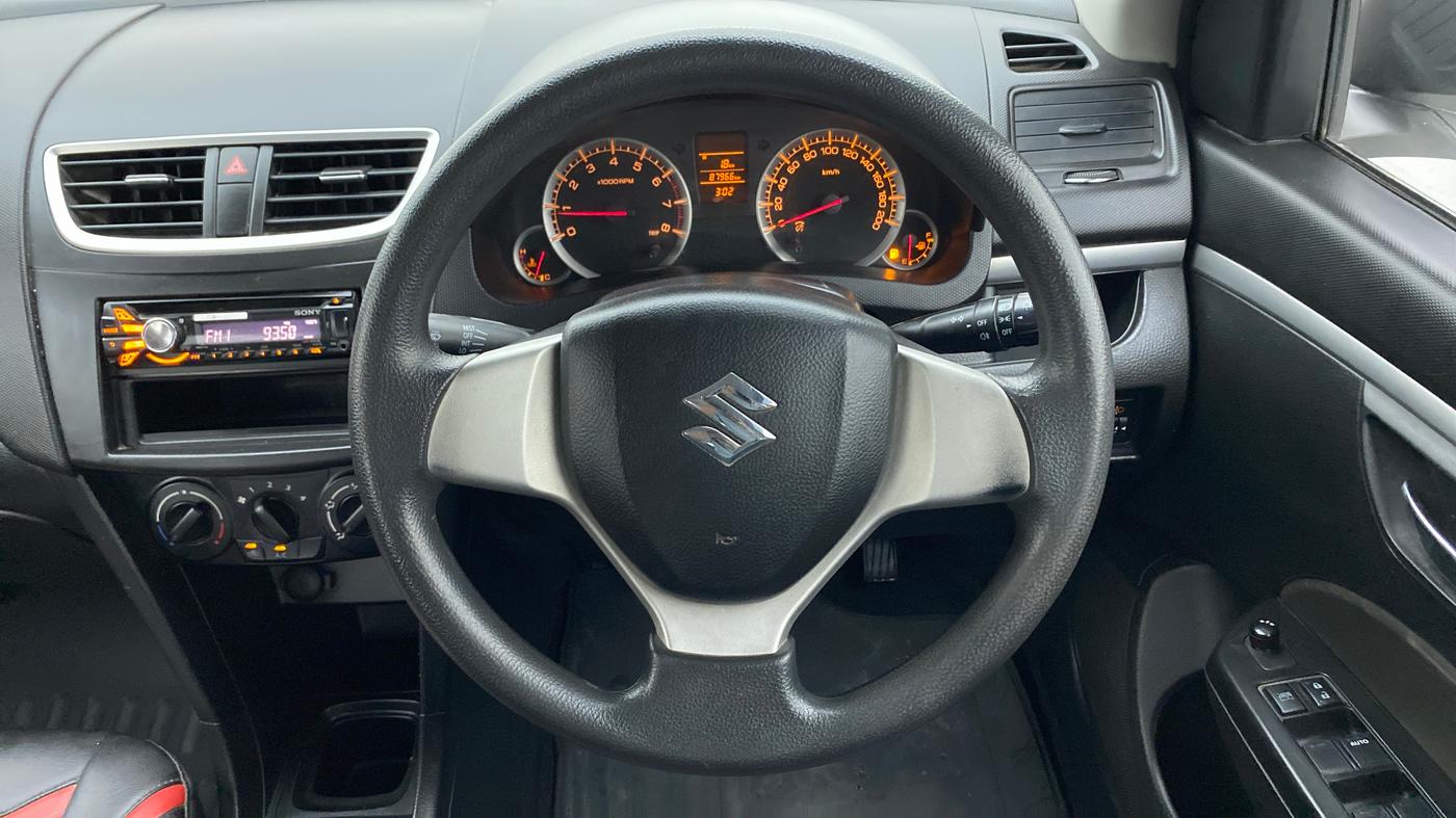 2014 Maruti Swift VXI, Petrol, Manual, 88,030 km, Steering Wheel Close Up