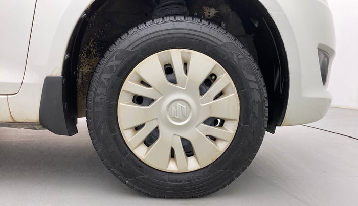 2014 Maruti Swift VXI, Petrol, Manual, 88,030 km, Right Front Wheel