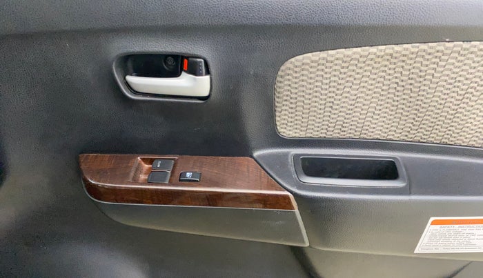 2015 Maruti Wagon R 1.0 LXI CNG, CNG, Manual, 38,588 km, Driver Side Door Panels Control
