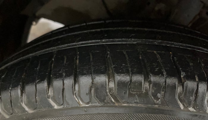 2020 Maruti Ertiga VXI CNG, CNG, Manual, 28,202 km, Left Front Tyre Tread