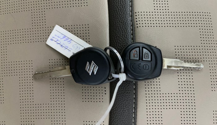 2020 Maruti Ertiga VXI CNG, CNG, Manual, 28,202 km, Key Close Up