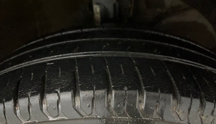 2020 Maruti Ertiga VXI CNG, CNG, Manual, 28,202 km, Right Front Tyre Tread