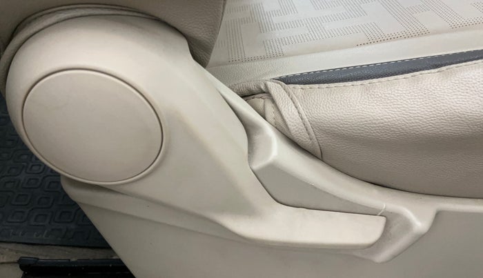 2020 Maruti Ertiga VXI CNG, CNG, Manual, 28,202 km, Driver Side Adjustment Panel