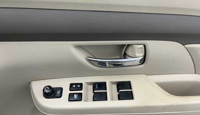 2020 Maruti Ertiga VXI CNG, CNG, Manual, 28,202 km, Driver Side Door Panels Control