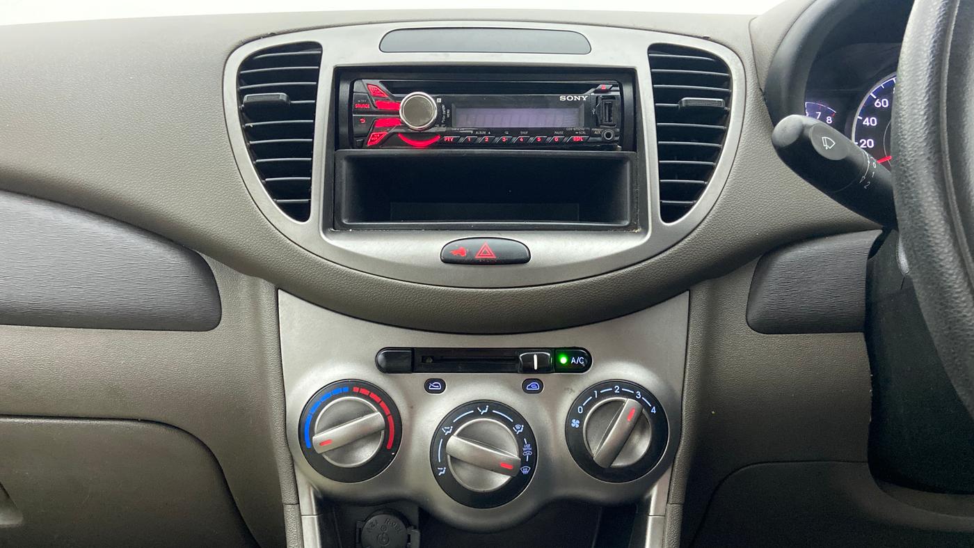 2013 Hyundai i10 MAGNA 1.2, Petrol, Manual, 68,730 km, Air Conditioner