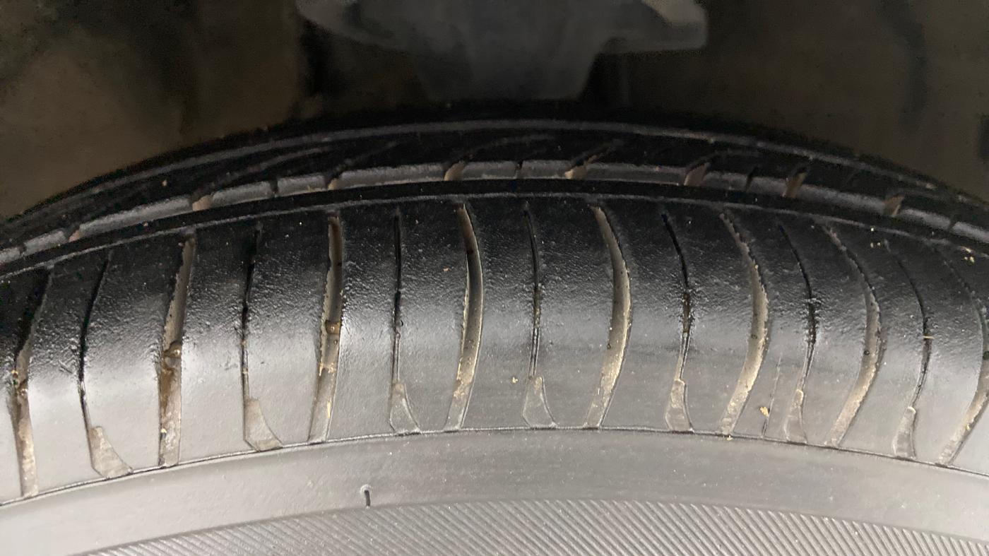 2013 Hyundai i10 MAGNA 1.2, Petrol, Manual, 68,730 km, Right Front Tyre Tread