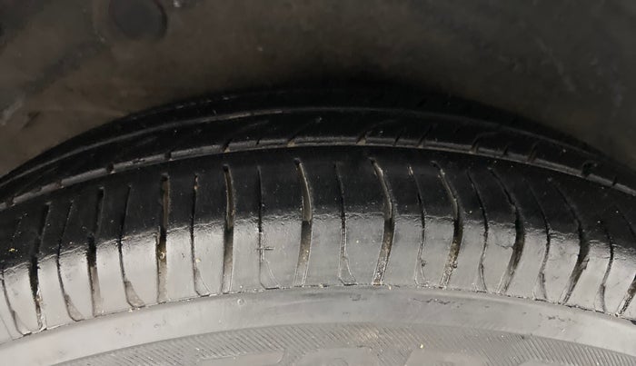 2013 Hyundai i10 MAGNA 1.2, Petrol, Manual, 68,730 km, Right Rear Tyre Tread