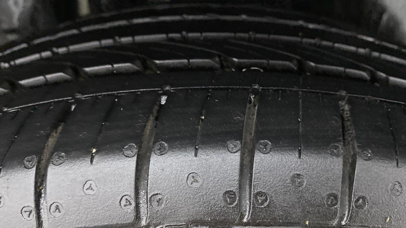 2020 Maruti Ciaz ALPHA 1.5 AT SHVS, Petrol, Automatic, 11,169 km, Right Rear Tyre Tread