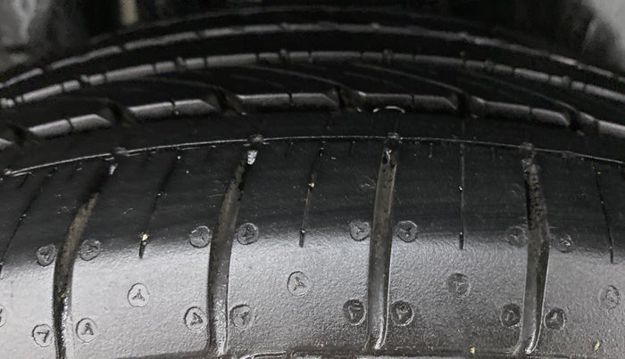 2020 Maruti Ciaz ALPHA 1.5 AT SHVS, Petrol, Automatic, 11,169 km, Right Rear Tyre Tread