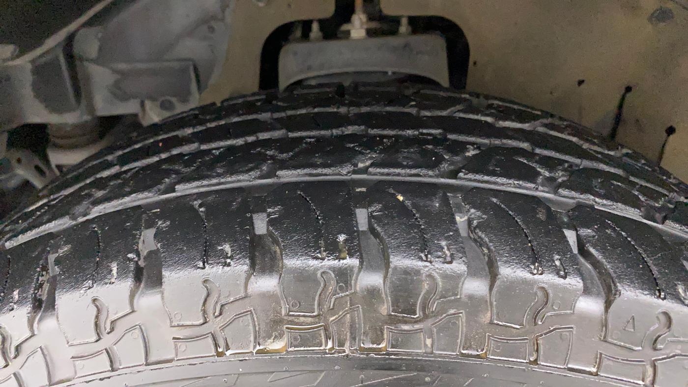 2021 Mahindra Thar LX PETROL HT 4WD AT, CNG, Automatic, 21,393 km, Left Front Tyre Tread
