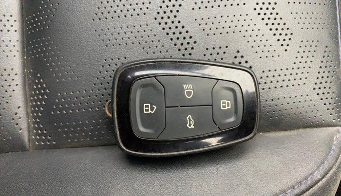 2022 Tata ALTROZ XZA PLUS DARK EDTION, Petrol, Automatic, 22,346 km, Key Close Up