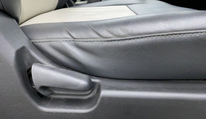 2013 Maruti Wagon R 1.0 VXI, Petrol, Manual, 22,080 km, Driver Side Adjustment Panel
