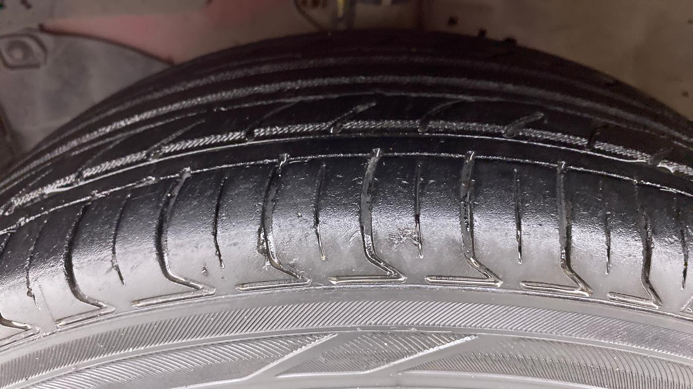 2012 Honda Brio S MT, Petrol, Manual, 69,408 km, Left Front Tyre Tread