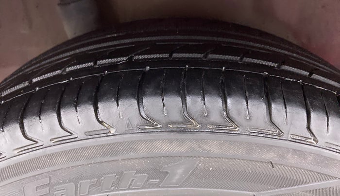2012 Honda Brio S MT, Petrol, Manual, 69,408 km, Right Rear Tyre Tread