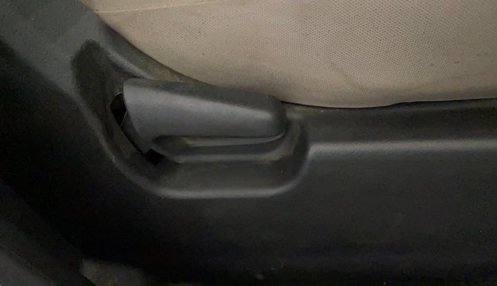2014 Maruti Wagon R 1.0 VXI, Petrol, Manual, 64,178 km, Driver Side Adjustment Panel