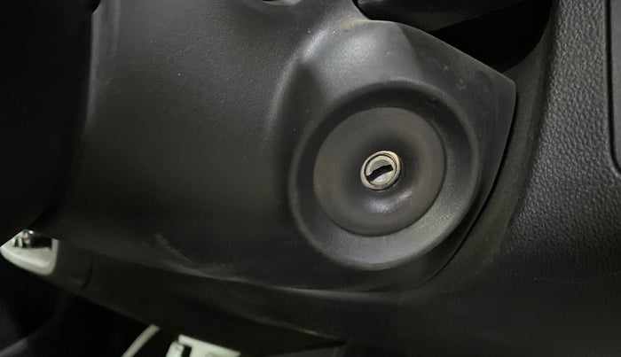 2025 Renault Kwid RXL(O) 1.0L AMT, Petrol, Automatic, 4,793 km, Keyless Start/ Stop Button