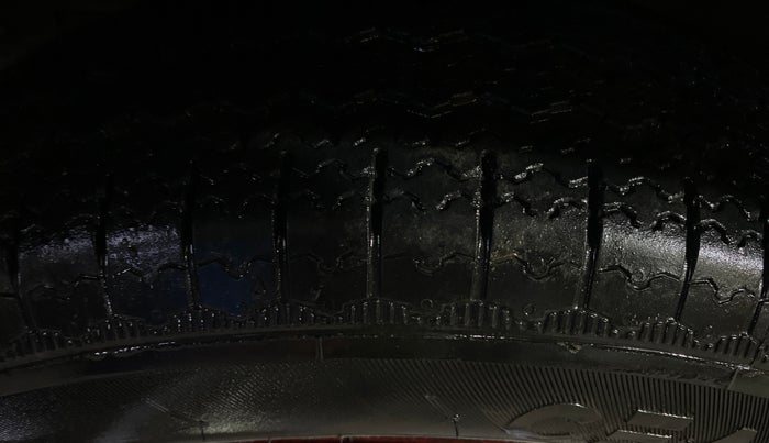 2025 Renault Kwid RXL(O) 1.0L AMT, Petrol, Automatic, 4,793 km, Left Front Tyre Tread