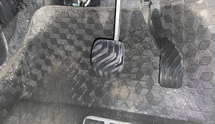 2025 Renault Kwid RXL(O) 1.0L AMT, Petrol, Automatic, 4,793 km, Pedals