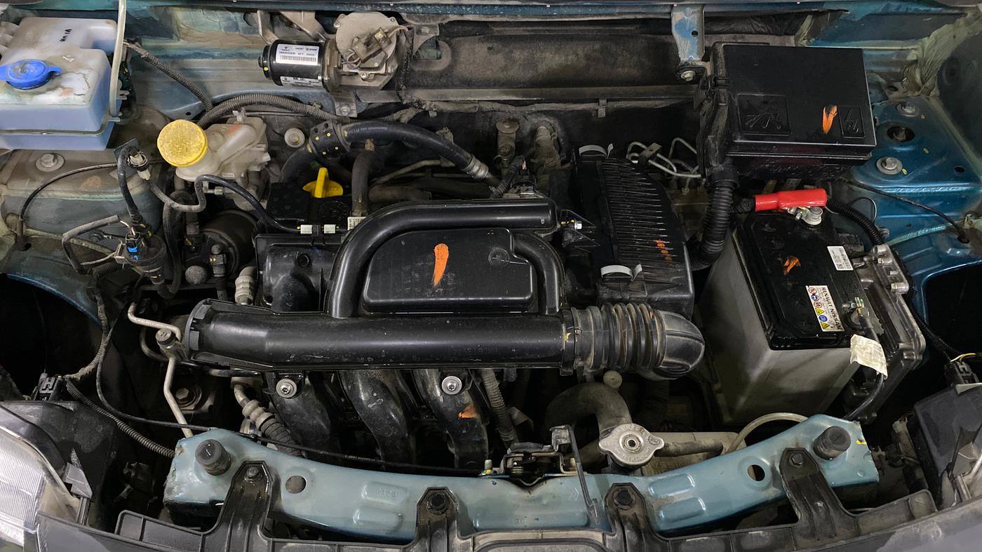 2025 Renault Kwid RXL(O) 1.0L AMT, Petrol, Automatic, 5,000 km, Engine View