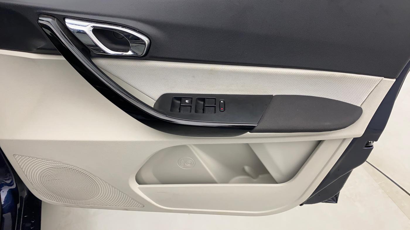 2022 Tata TIGOR XZ PLUS CNG, CNG, Manual, 1,370 km, Driver Side Door Panels Control