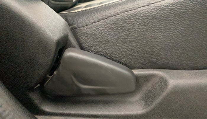 2023 Renault Kwid RXT 1.0 AMT, Petrol, Automatic, 25,339 km, Driver Side Adjustment Panel